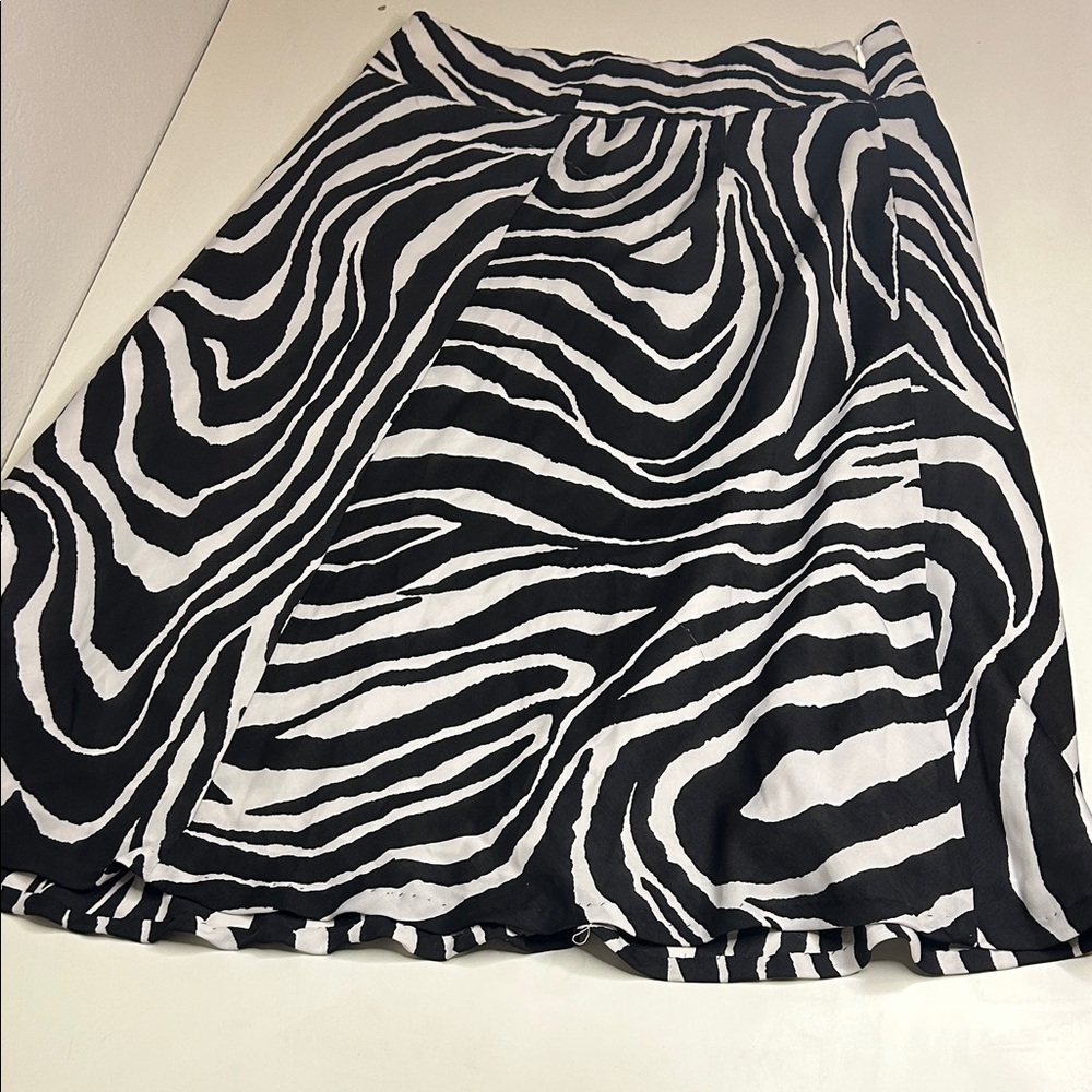 Vintage Banana Republic Black and White A-Line Skirt